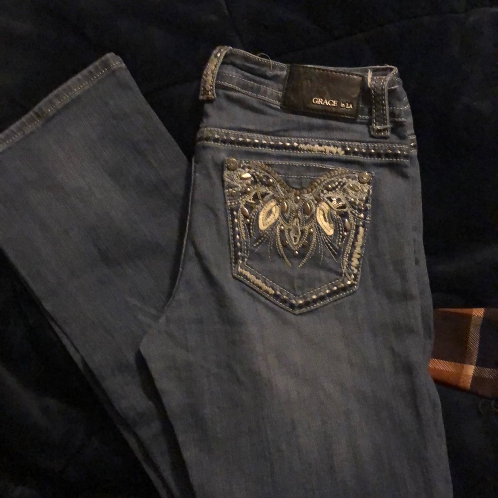 Grace in LA JEANS